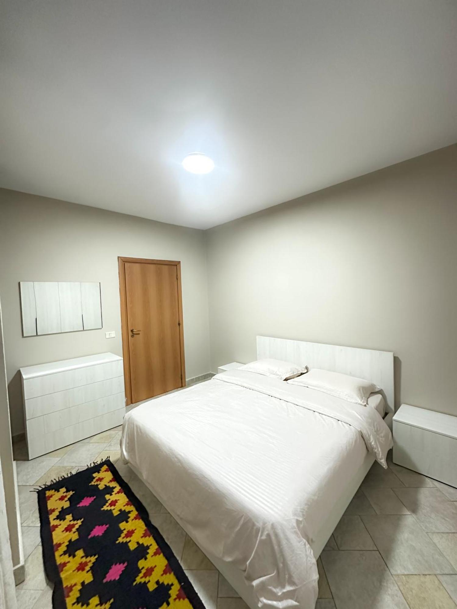 Apartment T *